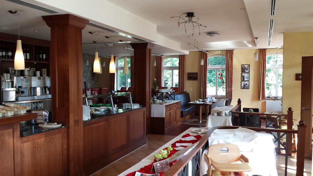 Hotel Restaurant Am Pfauenhof ควาเคนบรุค ภายนอก รูปภาพ