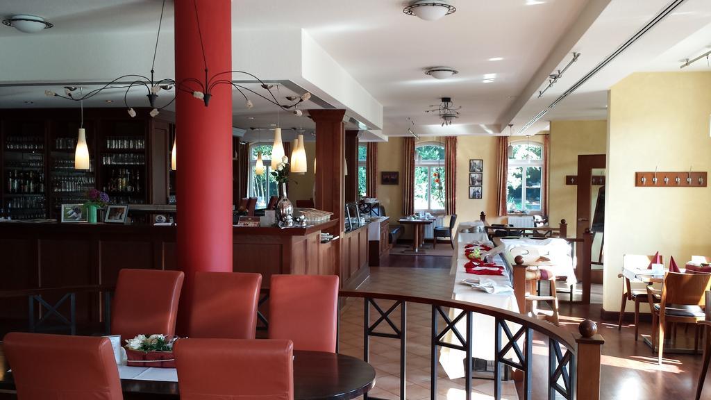 Hotel Restaurant Am Pfauenhof ควาเคนบรุค ภายนอก รูปภาพ