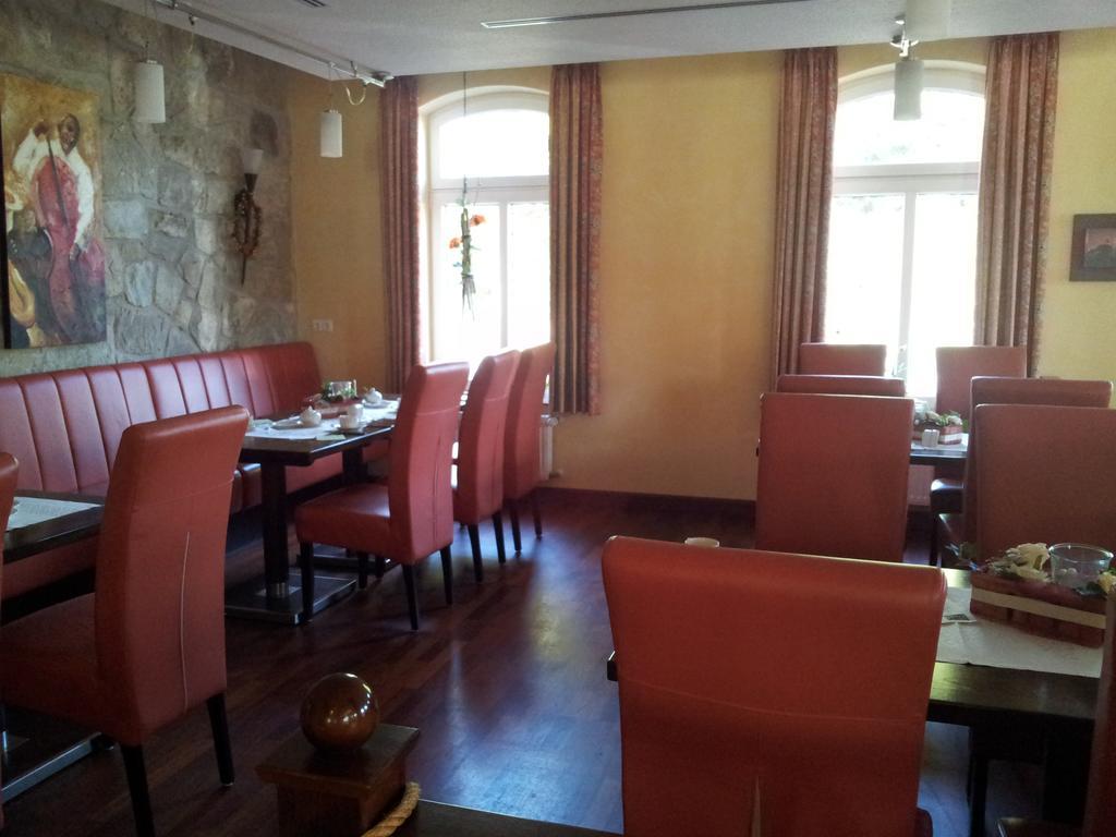 Hotel Restaurant Am Pfauenhof ควาเคนบรุค ภายนอก รูปภาพ