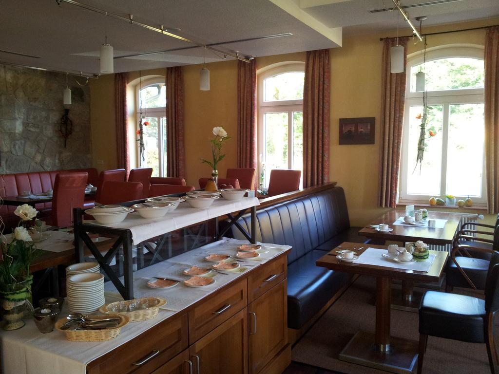 Hotel Restaurant Am Pfauenhof ควาเคนบรุค ภายนอก รูปภาพ